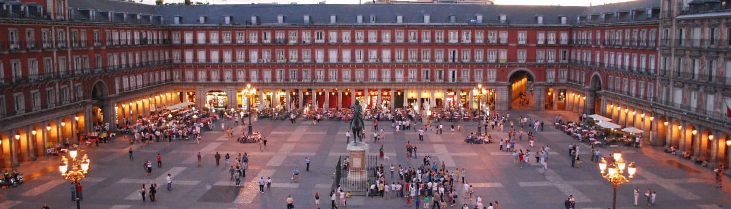 La Plaza Mayor Der Hauptplatz Madrid Sehenswurdigkeiten