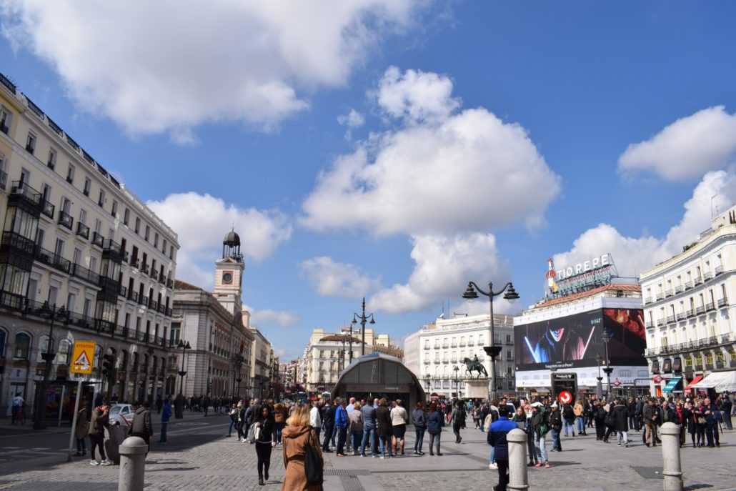 C:\Users\admin\OneDrive - ALBISA SL --\Madrid Sehenswürdigkeiten-Oper-Puerta del Sol-Callado enero 2015\Retocadas\Puerta del Sol